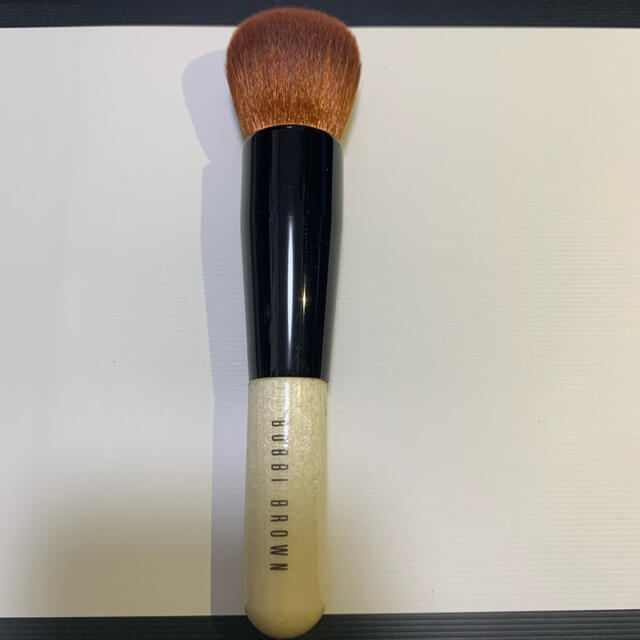 BOBBI BROWN(ボビイブラウン)のbobbi brown フルカバレッジ フェイス ブラシ コスメ/美容のメイク道具/ケアグッズ(ブラシ・チップ)の商品写真