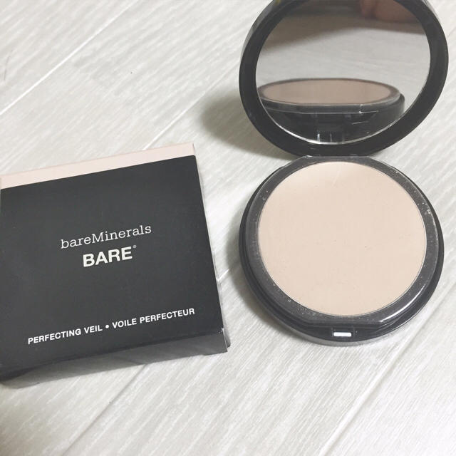 bareMinerals(ベアミネラル)のパーフェクティングベール コスメ/美容のベースメイク/化粧品(フェイスパウダー)の商品写真