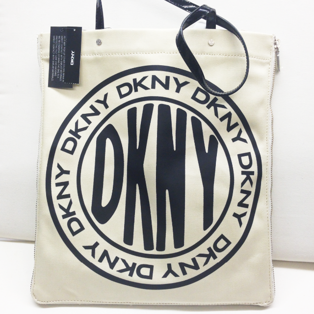 DKNY(ダナキャランニューヨーク)の未使用タグ付き★トートバッグ レディースのバッグ(トートバッグ)の商品写真