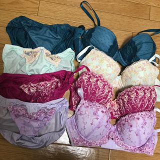 トリンプ(Triumph)のトリンプ　ブラジャー　パンツ　セット　売り(ブラ&ショーツセット)