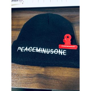 ビッグバン(BIGBANG)の希少赤クリップ　PEACEMINUSONE(ニット帽/ビーニー)