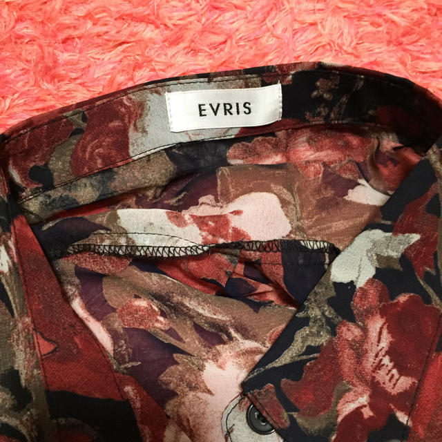 EVRIS(エヴリス)のEVRIS シャツ レディースのトップス(シャツ/ブラウス(長袖/七分))の商品写真