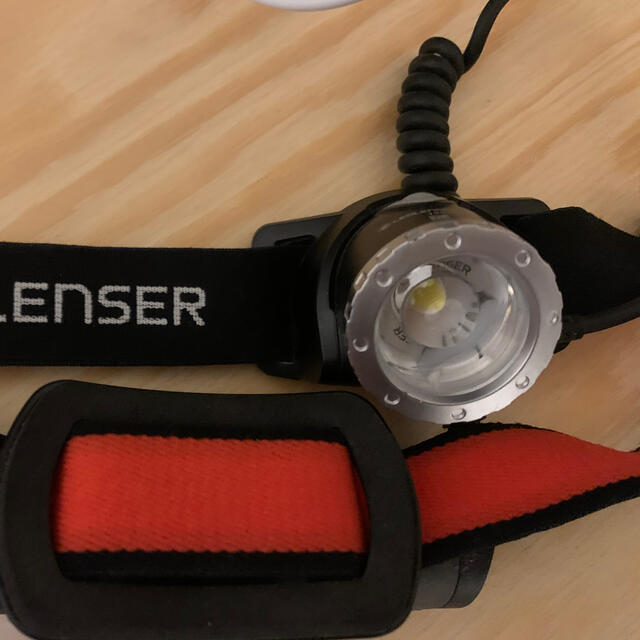 LEDLENSER(レッドレンザー)のLedlenser(レッドレンザー)  LEDヘッドライト 日本正規品] スポーツ/アウトドアのアウトドア(ライト/ランタン)の商品写真