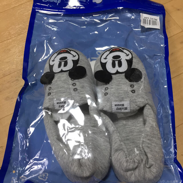 Disney(ディズニー)の売り切りセール！ 新品 ミッキー スリッパ 子ども用 キッズ/ベビー/マタニティのキッズ靴/シューズ(15cm~)(スリッパ)の商品写真