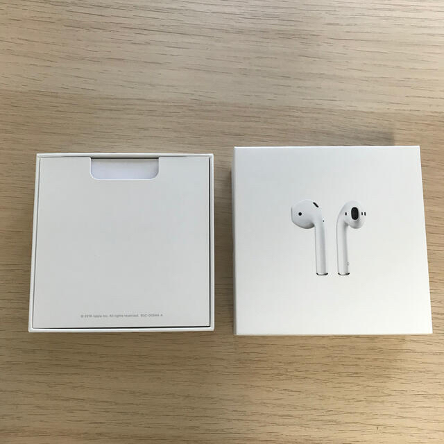 Apple(アップル)のAirPods 第1世代 スマホ/家電/カメラのオーディオ機器(ヘッドフォン/イヤフォン)の商品写真