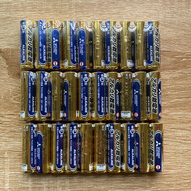 三菱電機(ミツビシデンキ)の三菱電機　アルカリ単3乾電池　30本 スマホ/家電/カメラの生活家電(その他)の商品写真