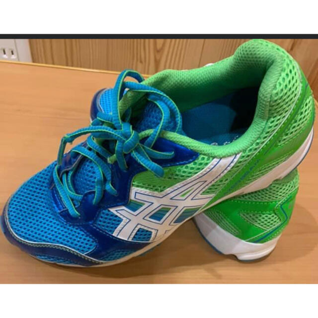 asics(アシックス)のスニーカー　アシックス　レーザービーム キッズ/ベビー/マタニティのキッズ靴/シューズ(15cm~)(スニーカー)の商品写真