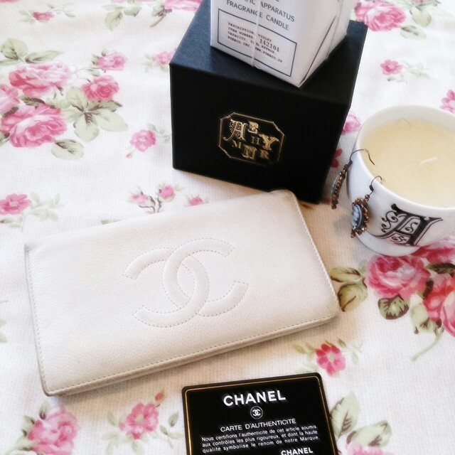 CHANEL(シャネル)の直営店購入＊CHANEL＊長財布♪白＊ レディースのファッション小物(財布)の商品写真