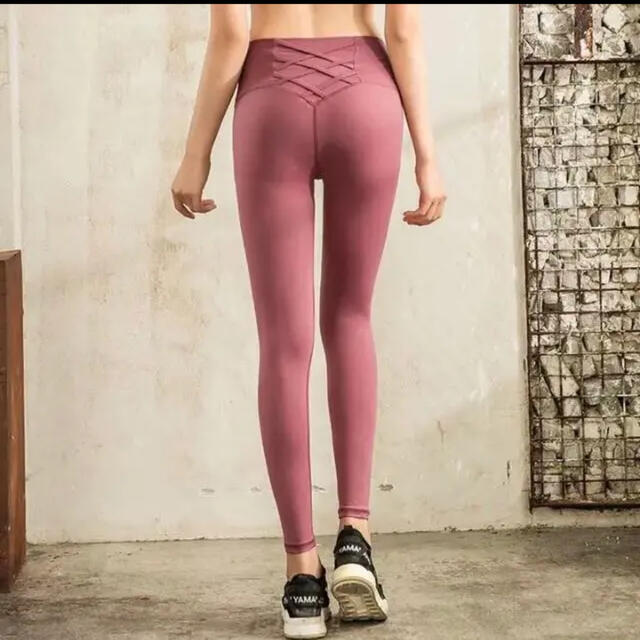 lululemon(ルルレモン)のヒップ編み上げレギンス♡ くすみピンク ヨガ ピラティス レディースのレッグウェア(レギンス/スパッツ)の商品写真