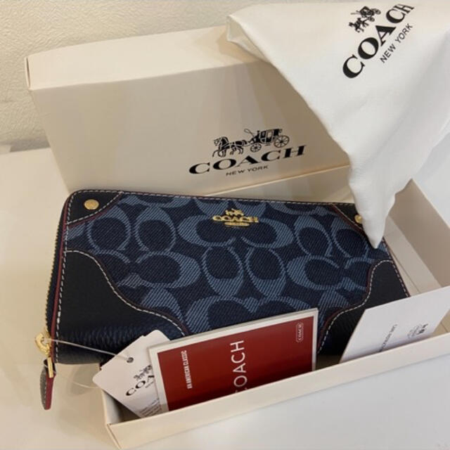 COACH(コーチ)のプレゼントにも❤️新品コーチ デニム×レザー ラウンドファスナー長財布 レディースのファッション小物(財布)の商品写真