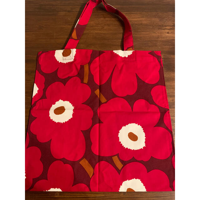 marimekko(マリメッコ)の【2020年秋冬新作】マリメッコ　トートバッグ　エコ　ウニッコ　新品未使用　残3 レディースのバッグ(トートバッグ)の商品写真