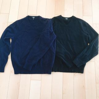 ユニクロ(UNIQLO)の2枚セット　カシミヤ100% ニット セーター　黒　紺(ニット/セーター)