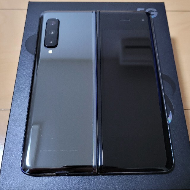 【美品】Galaxy fold 5G 512GB simフリー