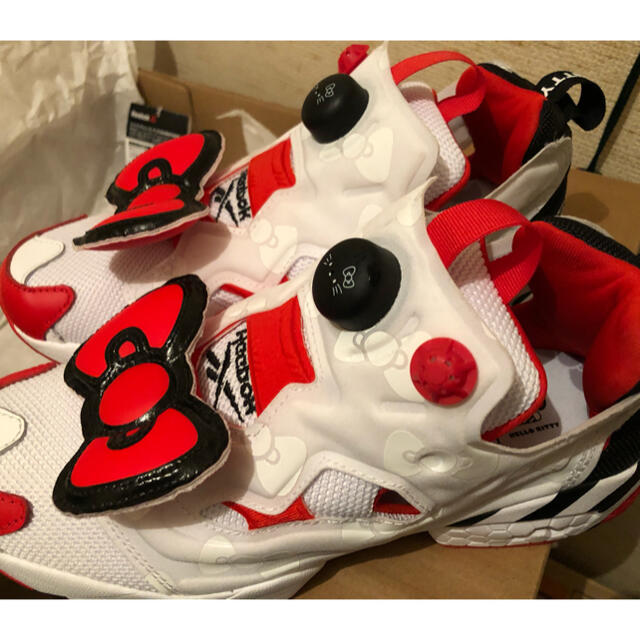 Reebok スニーカー INSTAPUMP FURY ハローキティー