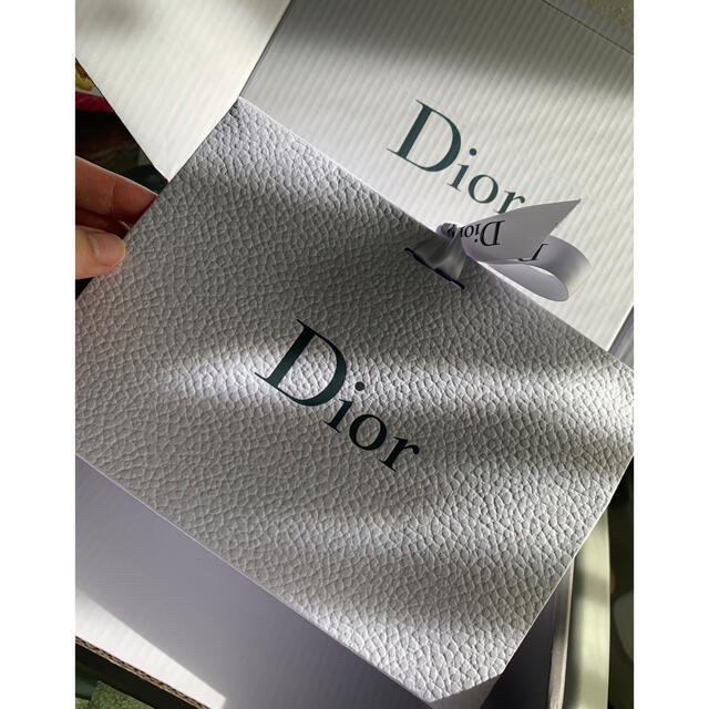 Dior(ディオール)のdior クッションファンデ限定パッケージ１Ｎ【新品】 コスメ/美容のベースメイク/化粧品(ファンデーション)の商品写真