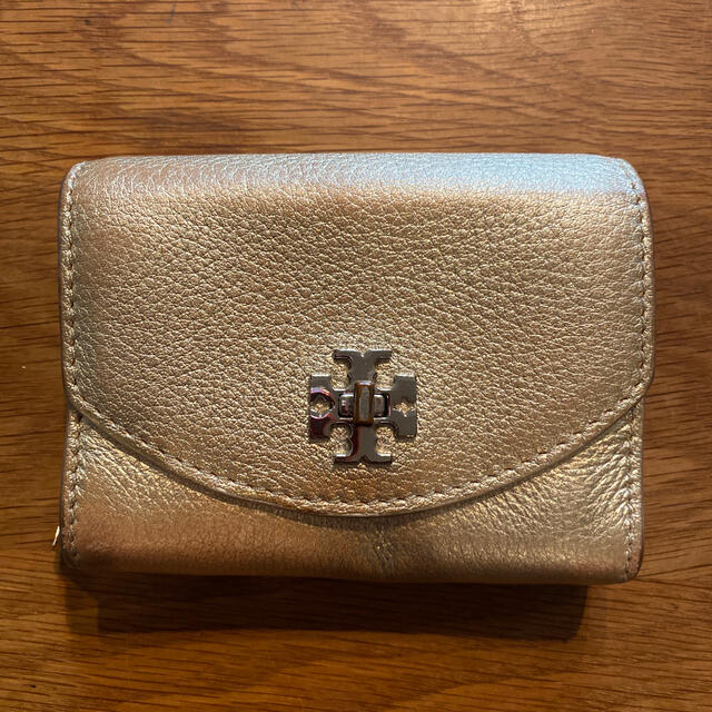 Tory Burch(トリーバーチ)のトリーバーチ　ゴールド　財布 レディースのファッション小物(財布)の商品写真