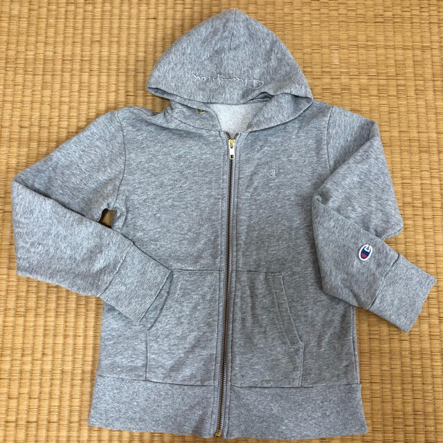 Champion(チャンピオン)のパーカー130 女の子　男の子　チャンピオン キッズ/ベビー/マタニティのキッズ服女の子用(90cm~)(Tシャツ/カットソー)の商品写真