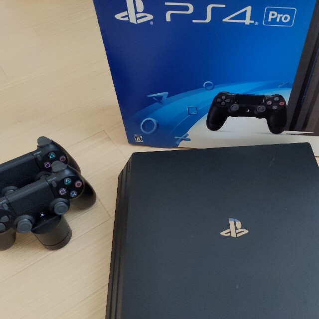 お値下げ中PS4pro 1TB コントローラー2個付-