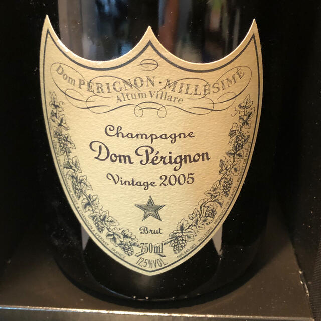 Dom Pérignon(ドンペリニヨン)のドンペリニョオン　2005 ヴィンテージ 食品/飲料/酒の酒(シャンパン/スパークリングワイン)の商品写真