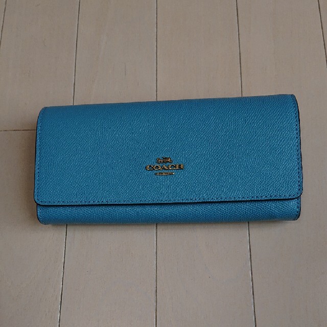 COACH(コーチ)の未使用 新品 COACH コーチ フラップ ウォレット ブルー  長財布 レディースのファッション小物(財布)の商品写真