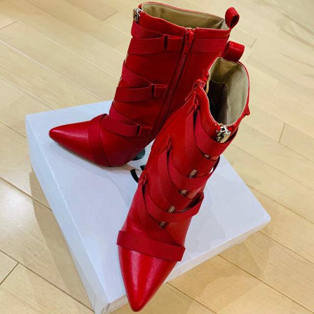 EGO 赤 ベルト風デザイン ショートブーツ レディースの靴/シューズ(ブーツ)の商品写真