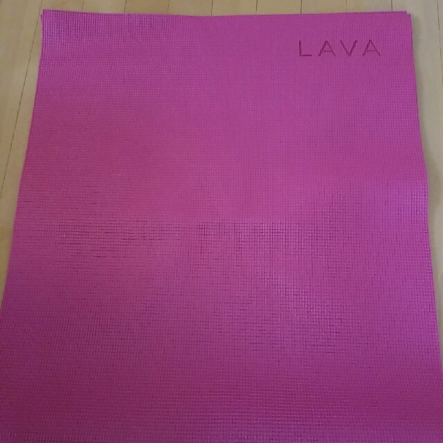 【美品】lava☆ヨガマット スポーツ/アウトドアのトレーニング/エクササイズ(ヨガ)の商品写真