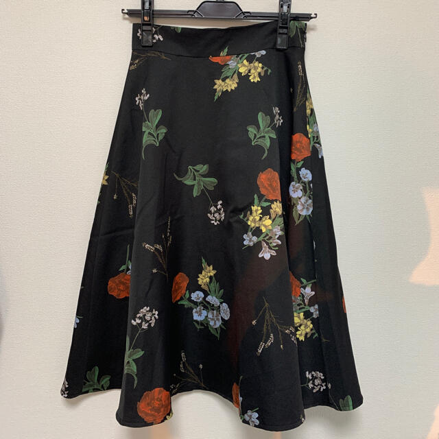 Doux archives(ドゥアルシーヴ)の花柄スカート レディースのスカート(ひざ丈スカート)の商品写真