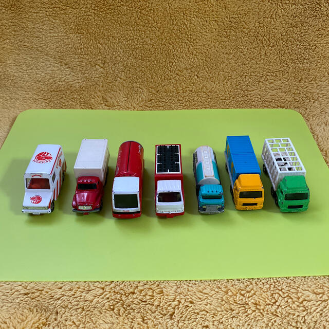 Takara Tomy(タカラトミー)のトミカ　働く車　7台セット エンタメ/ホビーのおもちゃ/ぬいぐるみ(ミニカー)の商品写真