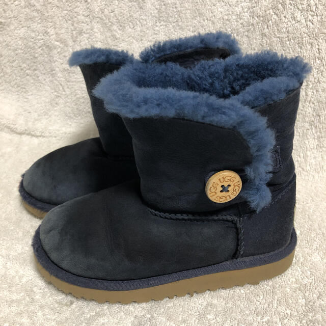 UGG(アグ)の中古　UGG17cm キッズ/ベビー/マタニティのキッズ靴/シューズ(15cm~)(ブーツ)の商品写真