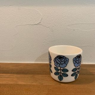 マリメッコ(marimekko)のmarimekko  vihkiruusu ラテマグ　ライトブルー　未使用新品(グラス/カップ)