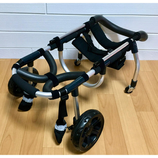 □犬の車椅子 小型犬用4輪車いす 顎乗せ付 2~8kg位 歩行器 介護