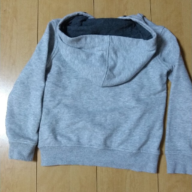 Reebok(リーボック)のReebok パーカー 110 キッズ/ベビー/マタニティのキッズ服男の子用(90cm~)(Tシャツ/カットソー)の商品写真