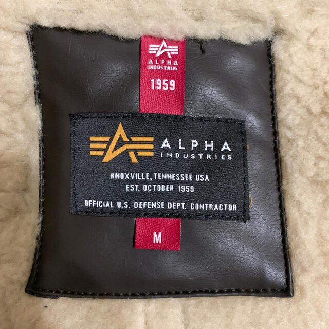 ALPHA INDUSTRIES(アルファインダストリーズ)のALPHA INDUSTRIES B-3 フェイクムートン ジャケット レディースのジャケット/アウター(ムートンコート)の商品写真