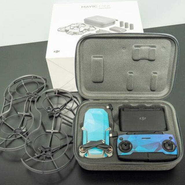 値下げ！DJI Mavic Mini Fly More Combo 美品　おまけ エンタメ/ホビーのおもちゃ/ぬいぐるみ(トイラジコン)の商品写真