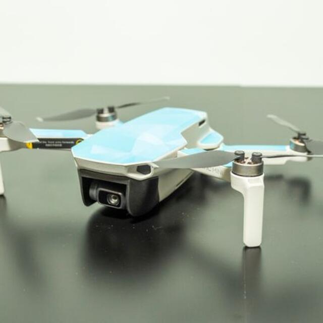 値下げ！DJI Mavic Mini Fly More Combo 美品　おまけ エンタメ/ホビーのおもちゃ/ぬいぐるみ(トイラジコン)の商品写真