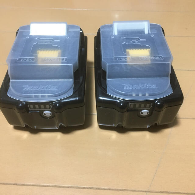 Makita(マキタ)の新品 マキタ バッテリ BL1860B 純正 2個 + 充電器 その他のその他(その他)の商品写真