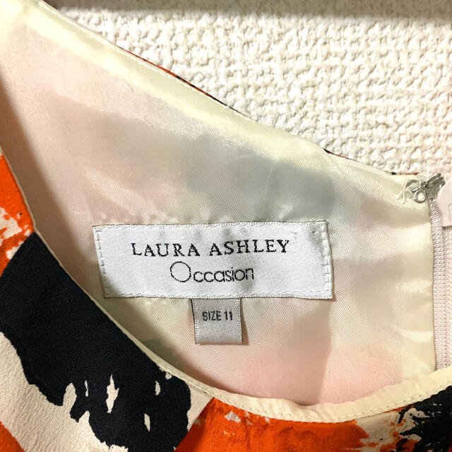 LAURA ASHLEY(ローラアシュレイ)のワンピースドレス レディースのワンピース(ひざ丈ワンピース)の商品写真