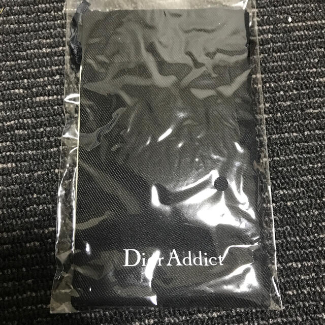 Dior(ディオール)のDior Addict 手鏡　ミラー　新品未使用 コスメ/美容のメイク道具/ケアグッズ(その他)の商品写真