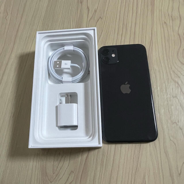 【11/8のみ値下げ】iPhone 11 back SIMフリー 64GB