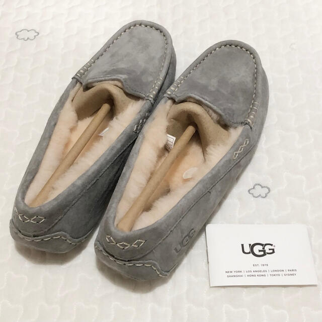 UGG(アグ)のUGG アグ　アンスレー　ライトグレー　24 メンズの靴/シューズ(スリッポン/モカシン)の商品写真