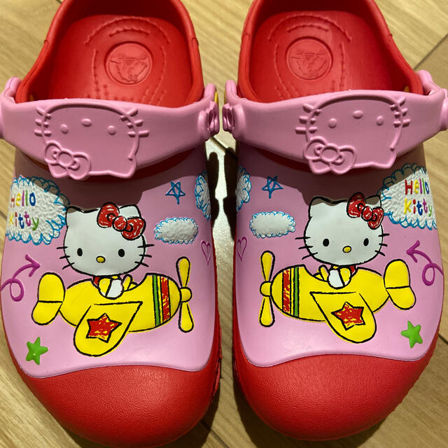 crocs(クロックス)のクロックス　キティ　12/13  18.5㎝　未使用 キッズ/ベビー/マタニティのキッズ靴/シューズ(15cm~)(サンダル)の商品写真