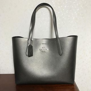 COACH コーチ シグネチャー ホワイト 白 シルバー金具 レザー トートバッグ 肩掛けショルダー レディース 401737