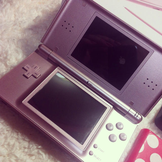 ★超美品 DS Lite ピンク色 エンタメ/ホビーのエンタメ その他(その他)の商品写真