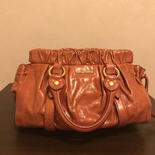 ミュウミュウ(miumiu)の【はるか様専用】miumiu♡ギャザーバッグ(ハンドバッグ)