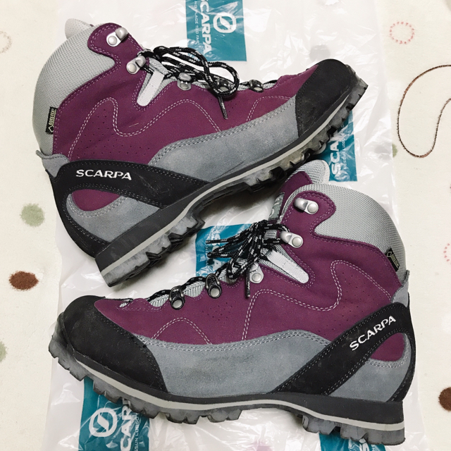 SCARPA(スカルパ)の登山靴　トレッキングシューズ スポーツ/アウトドアのアウトドア(登山用品)の商品写真