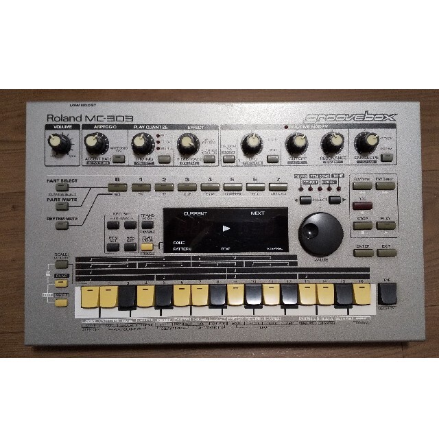 Roland MC-303 groovebox ローランド 世界的に有名な kinetiquettes.com