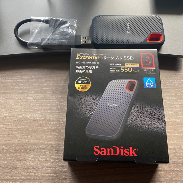 SanDisk(サンディスク)のSanDisk Extreme ポータブルSSD 2TB スマホ/家電/カメラのPC/タブレット(PC周辺機器)の商品写真