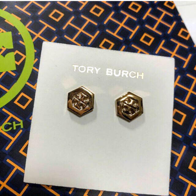 Tory Burch(トリーバーチ)の【新品未使用】トリーバーチ　ピアス　ショッパー付き レディースのアクセサリー(ピアス)の商品写真