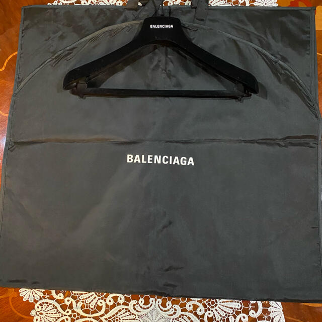 Balenciaga(バレンシアガ)のバレンシアガ　オリジナルバンガー付きガーメントカバー。 インテリア/住まい/日用品のインテリア/住まい/日用品 その他(その他)の商品写真