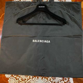 バレンシアガ(Balenciaga)のバレンシアガ　オリジナルバンガー付きガーメントカバー。(その他)